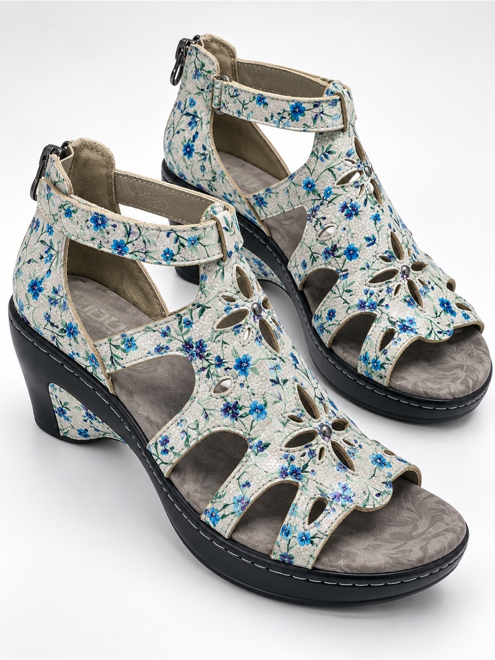 JBU by Jambu Northstar Laser Cut Wedge Sandal Blue Floral Size 7